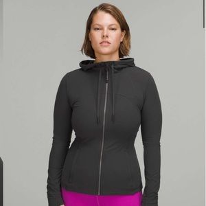 Lululemon Hooded Nulu Define Jacket in Graphite Grey Size 6